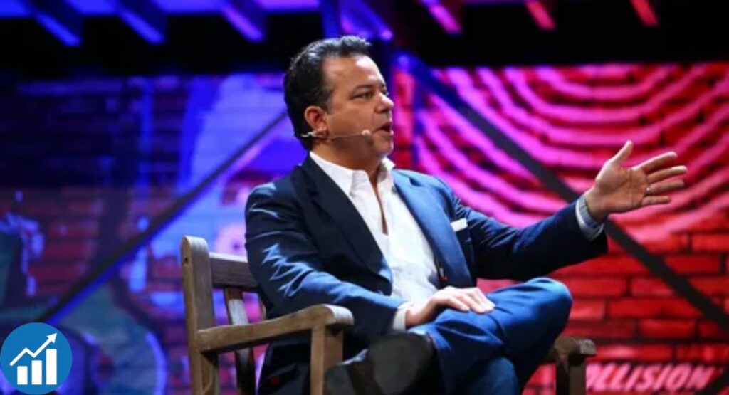 John Avlon speaking at a public event